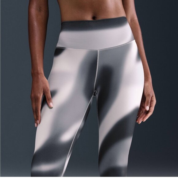Nike Women's One Dri-FIT High-Waisted Blur 7/8 Leggings XS Off Noir NWT - Picture 4 of 8